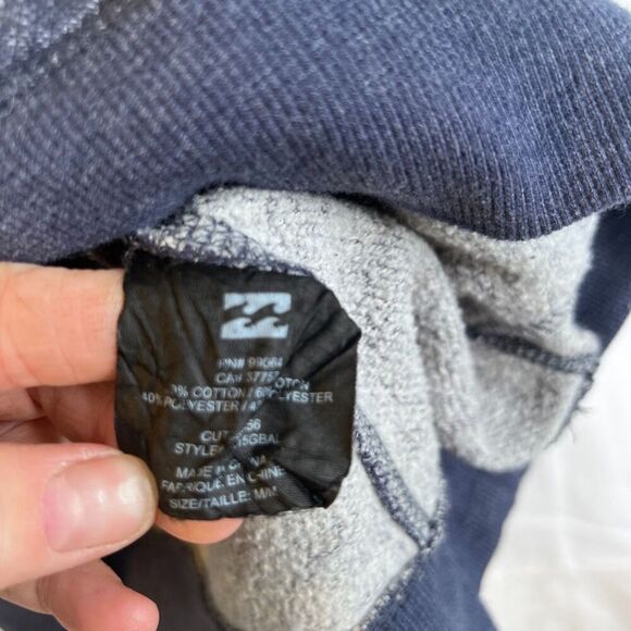 Billabong Crewneck Pullover Two Tone Sweater Front Pockets Mens Size Medium - Picture 3 of 10